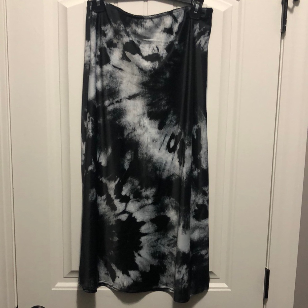 Women’s skirt size medium.